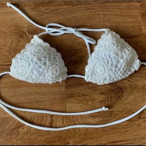 VENUS crochet lace white bikini top